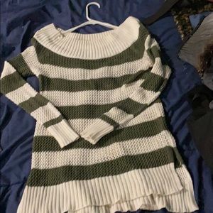 Lg AEO Sweater never worn